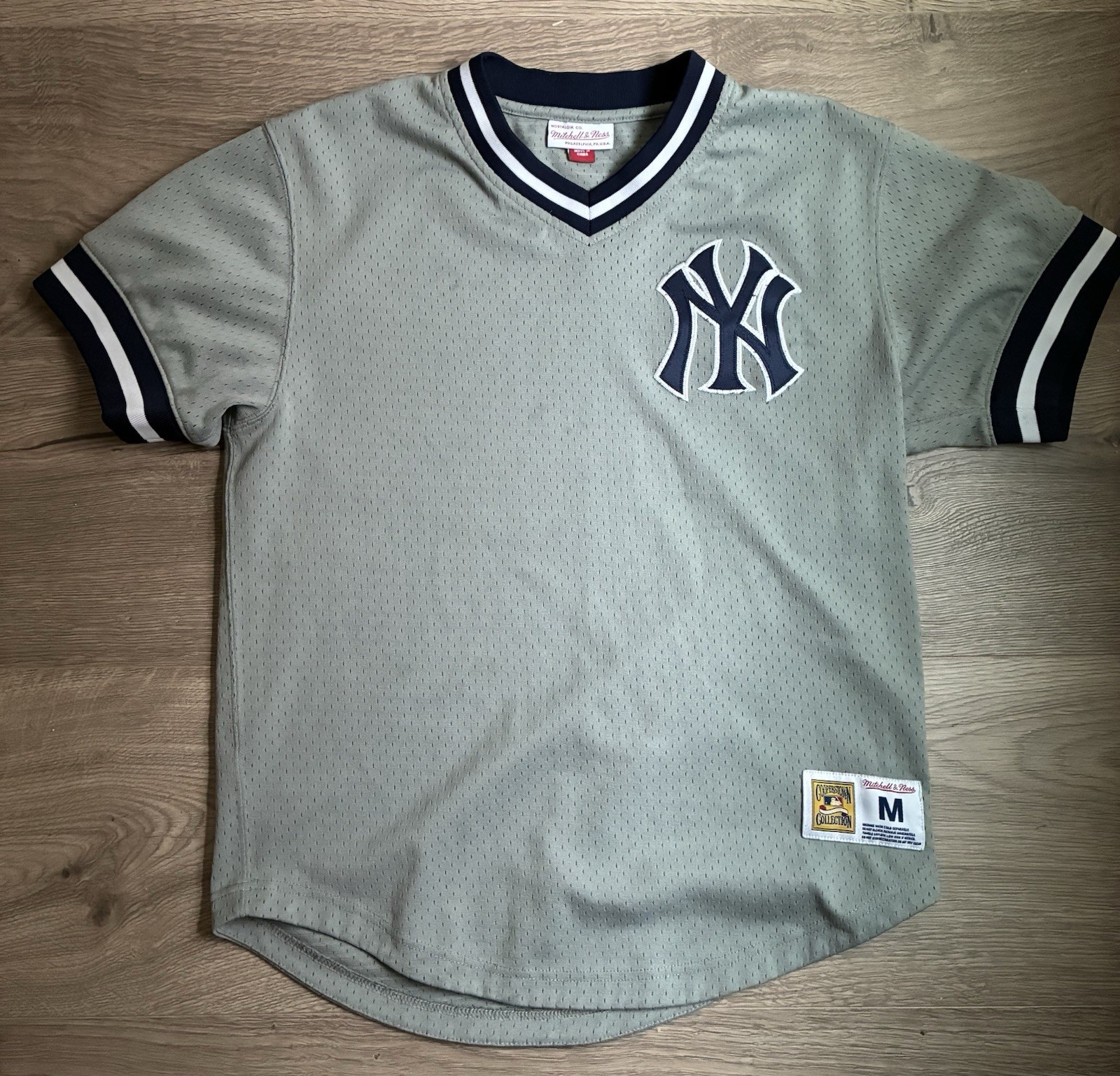 New York Yankees Jersey Mens Medium Gray MLB Baseball Mitchell & Ness Mesh