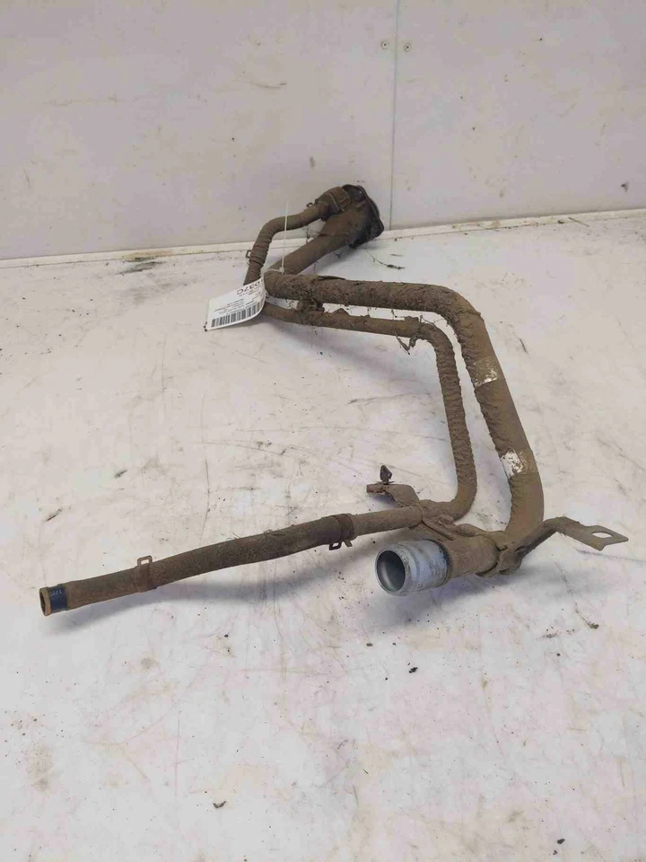 2010-2013 Kia Forte Fuel Filler Neck Sedan ONLY Genuine OEM 310301M500 - Изображение 2 из 2