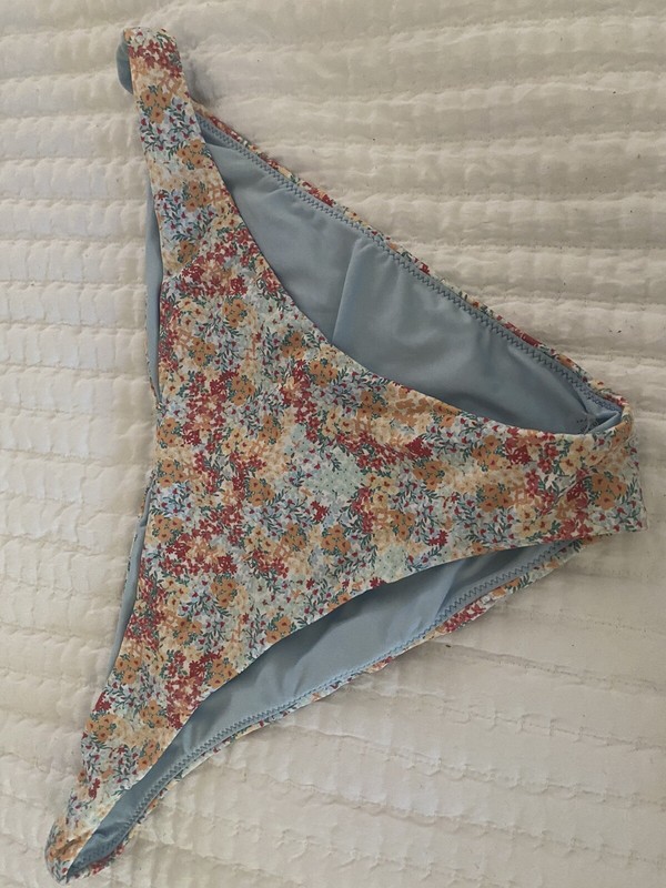 ONeil Nwt Bikini Bottom. XL  Floral Rare Design.   XL