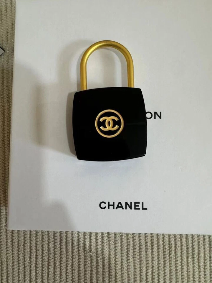 CHANEL PadLock Lock & Key Set Rare Counter VIP Giveaway Gift Bag Charm Keychain - Image 4 of 4