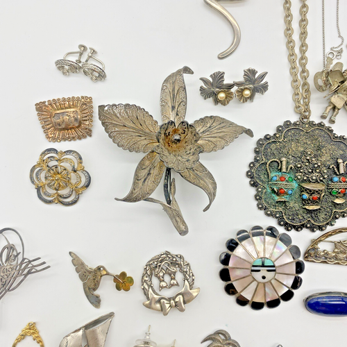 Vintage Icy Lot Broochs Necklaces Siam Navajo Zuni Mexico Cinnebar etc. 9 OZT - Picture 6 of 7