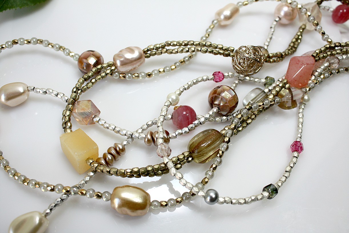 CHICO'S 4 Strand Statement Beaded Necklace Lucite… - image 4