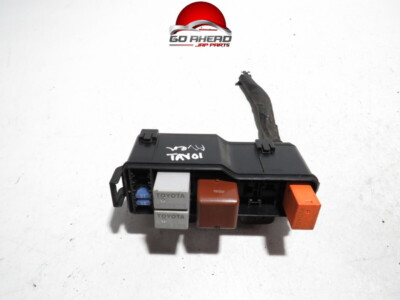 TOYOTA AVENSIS MK2 03-09 ENGINE BAY FUSE & RELAY BOX