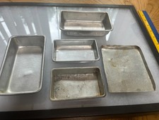 VINTAGE LOT OF TIN TOY BAKING PANS AND COOKIE SHEETS