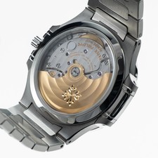 Patek Philippe Nautilus 7118/1200A-010 'Ladies' Stainless Steel Silver Dial 12