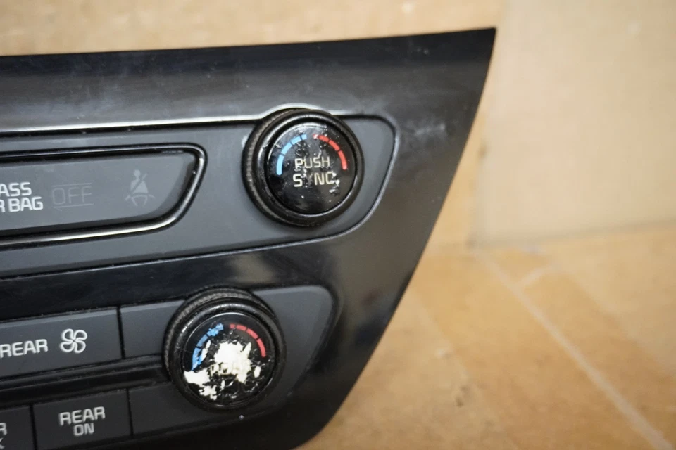 Kia Sedona 2015 calefacción aire acondicionado unidad de control de temperatura OEM 97250 A9420 Foto 4 de 4