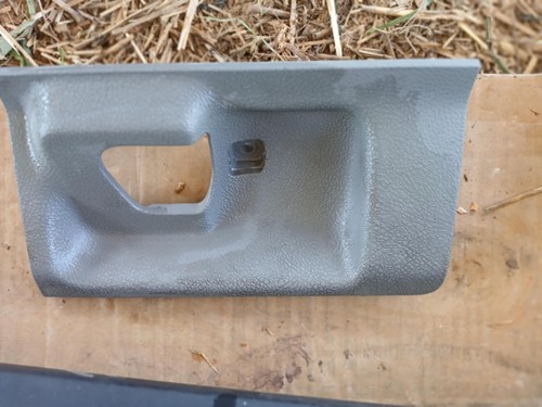 2014 Gray Front Right Side Fits Ford E-150 E-250 Interior Door Handle Trim - Picture 2 of 3