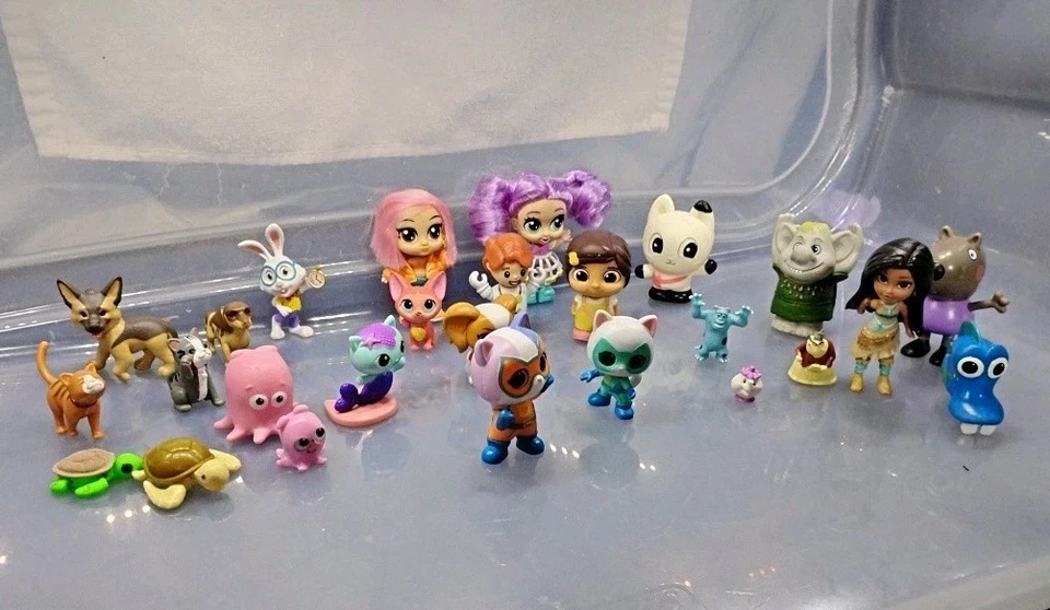 Lote De 26 Disney Doorables, Super Kitties Pixar & Itty Bitty Prettys Angel High Foto 2 de 4