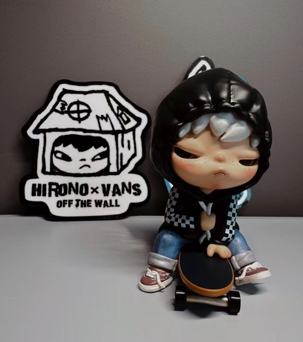 POPMART HIRONO×VANS フィギュア POPMART HIRONO×VANS フィギュア Hirono x Vans Figure Limited