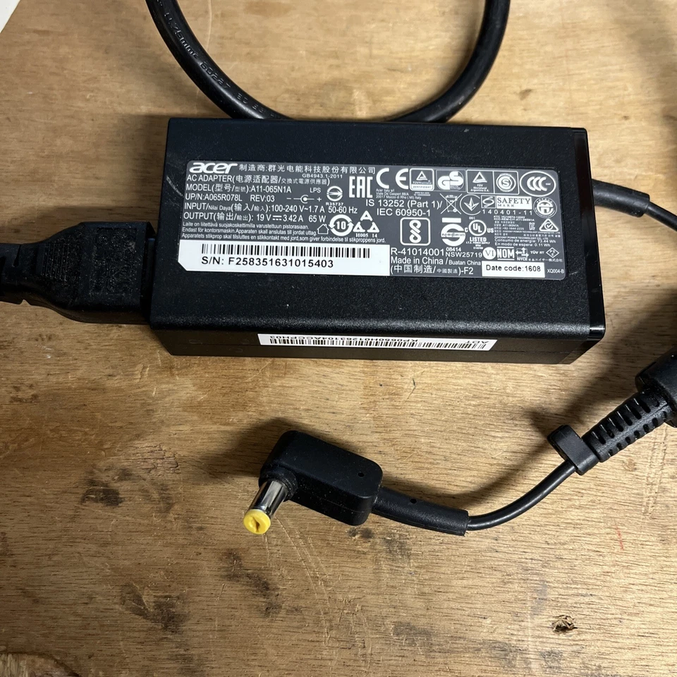 Chargeur PC Acer A11-065N1A 19V 3,42A 65W - Photo 1/1