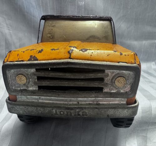VINTAGE TONKA TRUCK DODGE STYLE YELLOW PICK UP TRUCK #11060. - Picture 2 of 7