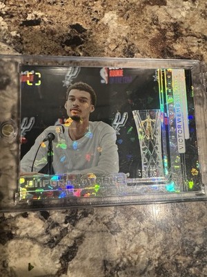 2024-25 Panini Photogenic Victor Wembanyama Unforgettable Cracked Ice RC /75 SP