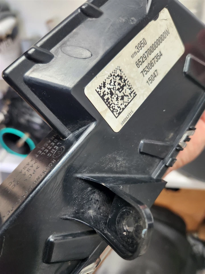 14 15 雪佛兰 SS 轿车右乘客侧 DRL 日间跑步总成二手 — 第 3/3 张图片