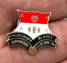 RARE SHEFFIELD UNITED THURCROFT BLADES SUPPORTERS CLUB 2003-04 ENAMEL PIN BADGE