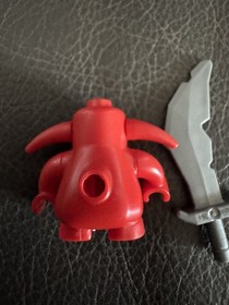 LEGO Nexo Knights Minifigure SCURRIER with Orange Eyes & 10 teeth from Set 70315
