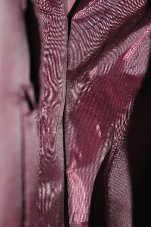 Bolso sin asas Bandolino para mujer tono plateado rojo talla S Foto 4 de 4