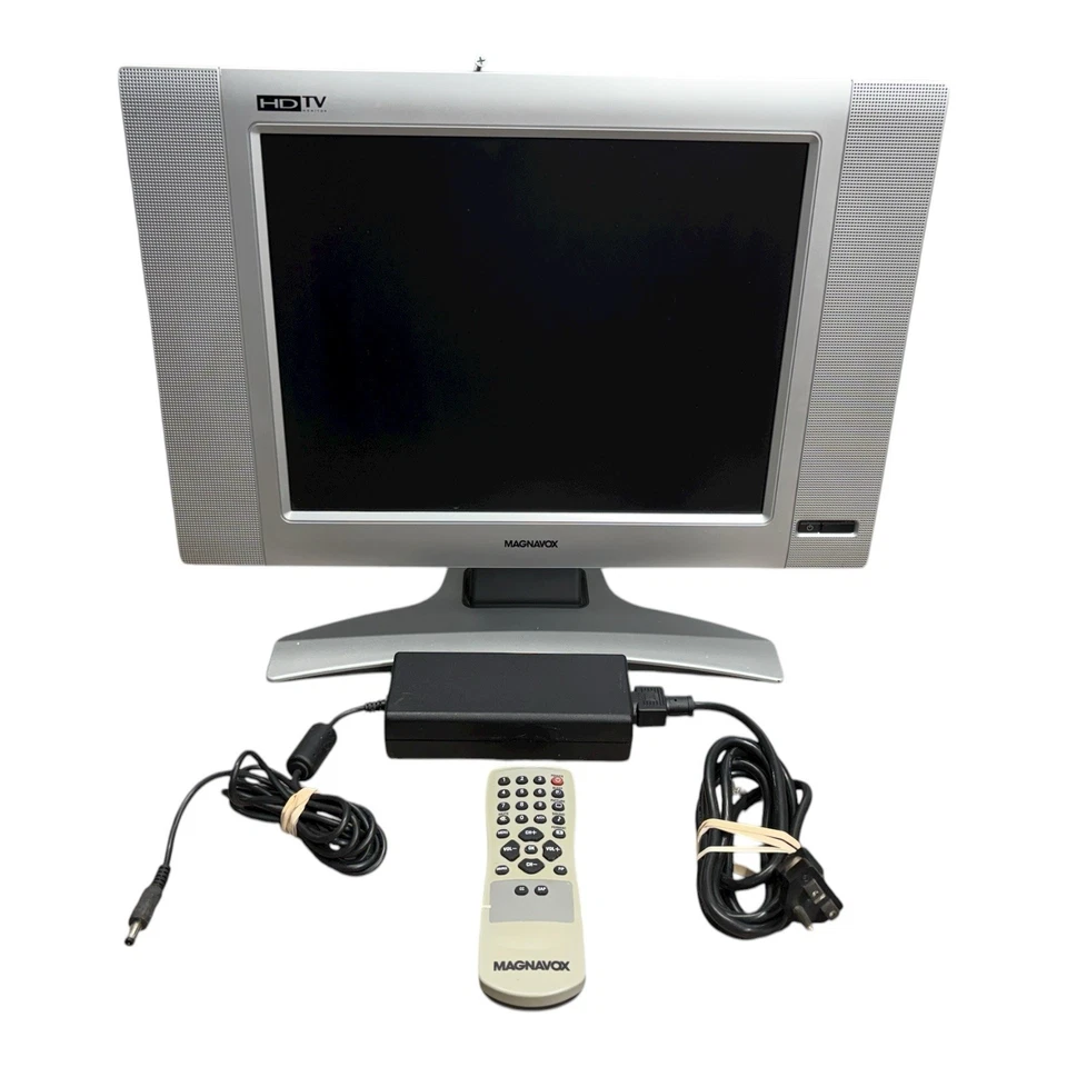 Philips Magnavox 15" 720p HDTV LCD TV 15MF605T/17 W/Remote And AC Adaptor Video - Image 4 of 4