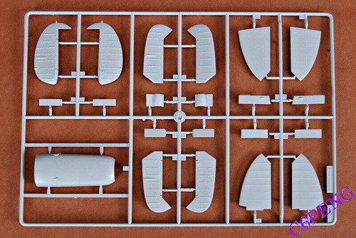 Trumpeter 1/24 02413 "Spitfire" MK.VI NO ORIGINAL BOX - Picture 2 of 11