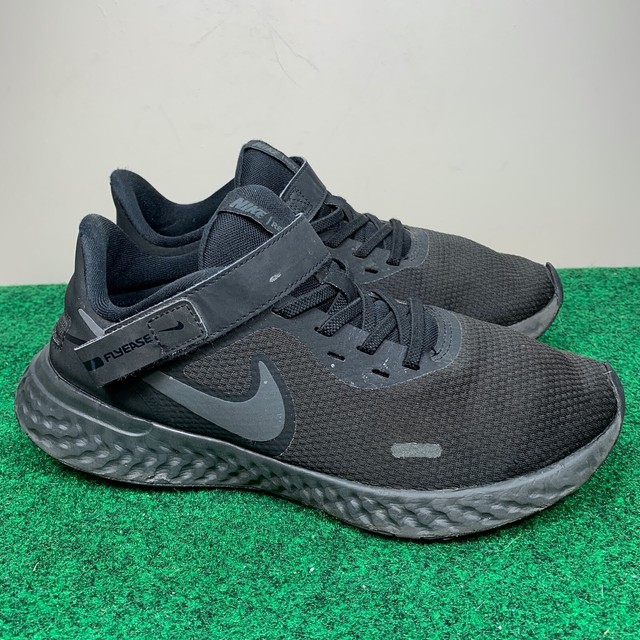 revolution 5 flyease sneaker