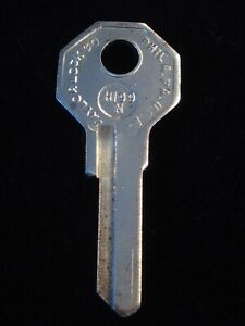 H199N RENAULT DAUPHINE DOMAINE FREGATE Secondary Key Blank Trunk 1950/'s-1960/'s