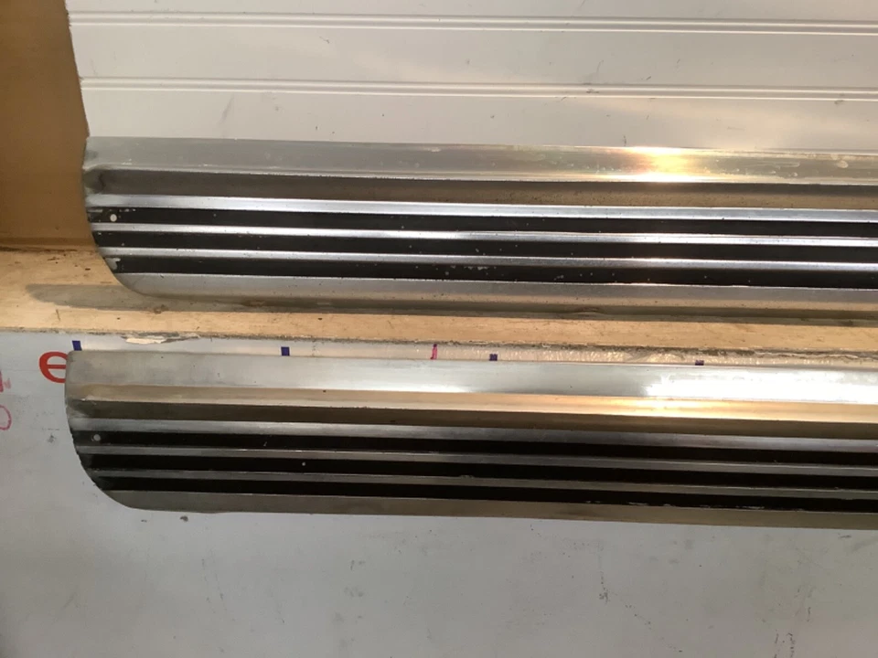 De colección 63-67 C2 Corvette Stingray 1964 panel basculante moldura lado derecho y derecho OEM d Foto 3 de 4