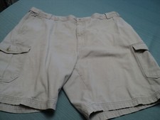 Men's Izod khaki cargo shorts 40 Waist 100 cotton