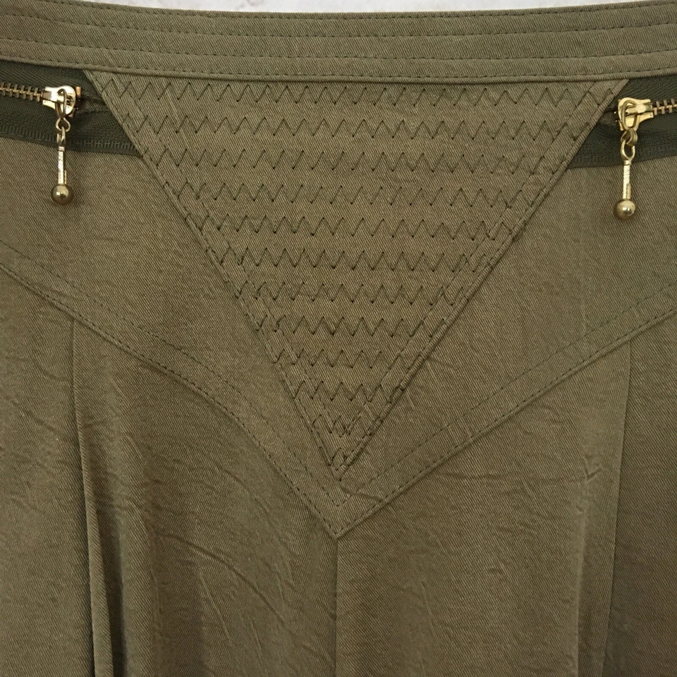 Vintage 90's CACHE Olive Green High Waisted Pleated Gaucho Dress Shorts Size 10 - Image 2 of 4