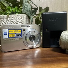 Sony Cyber-shot DSC-N2 Compact Digital Camera with Charger and Accessories