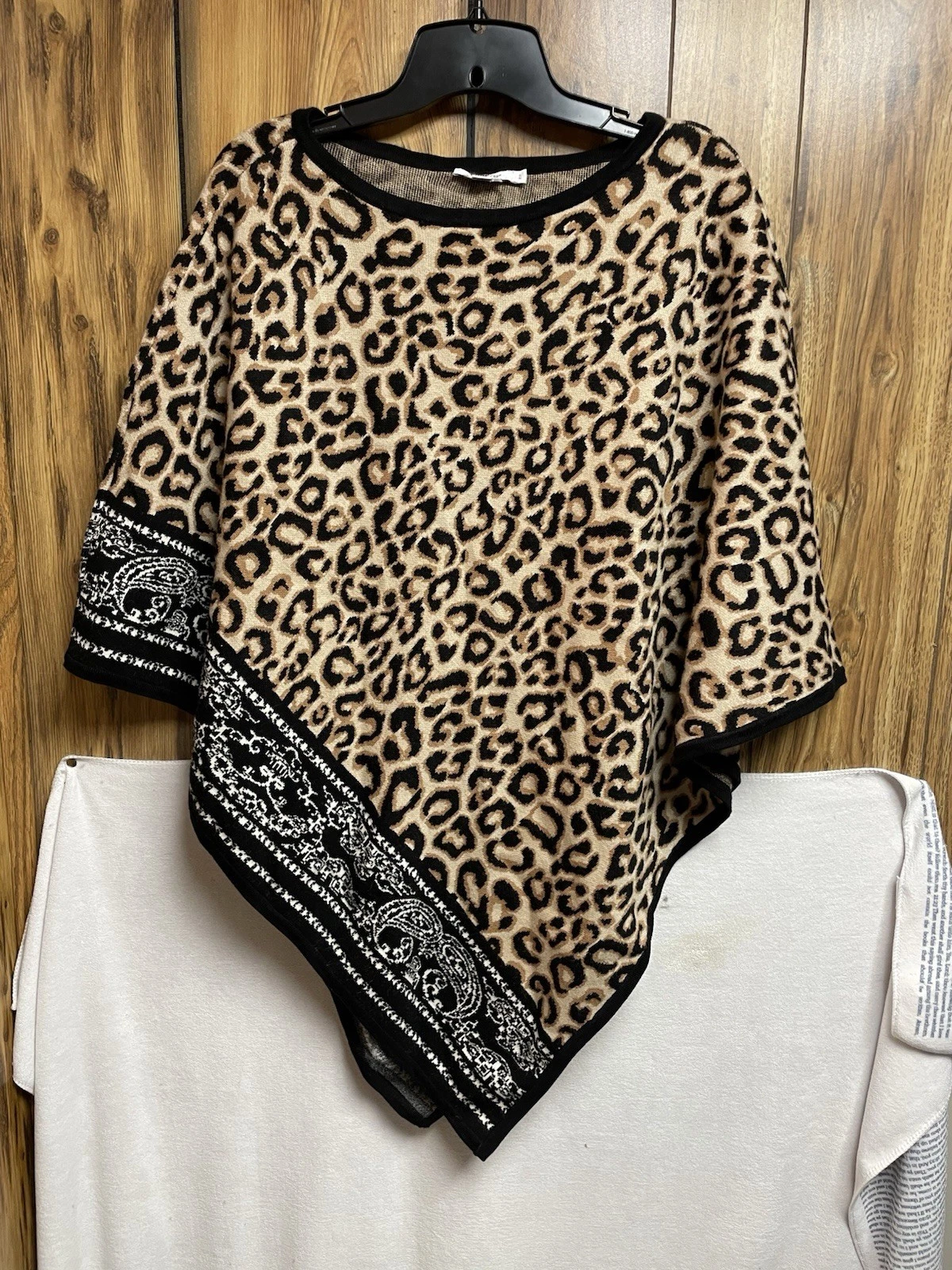 Chico’s Knit Poncho Sweater Size S/M Brown Leopard Animal Print Triangle Cape