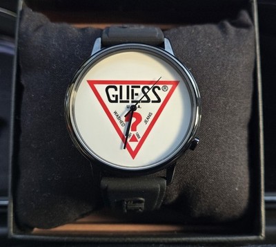 GUESS Hollywood White Dial Unisex Quartz Analog Rubber Watch V1003M2 USED