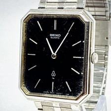 Battery replaced. Seiko 2520-5140, black dial, rare vintage women's watch.