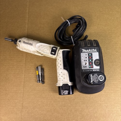 #ad Makita Cordless Impact Driver TD020D w 2x Battery Charger x3 Bits Used $59.99