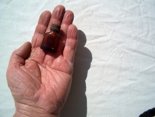 MINIATURE BOTTLE W/LID - Picture 6 of 6