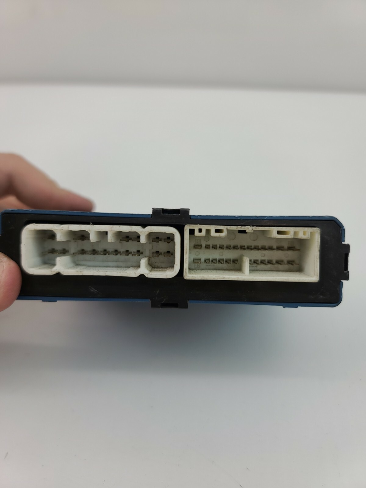 2000-2005 Toyota Mr2 Multiplex Network Body Control Module Computer 8922117020