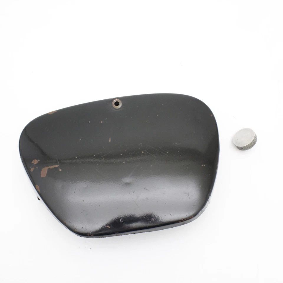 Honda CA72 / CA77 Dream 305 Cubierta lateral derecha con perilla Foto 2 de 4