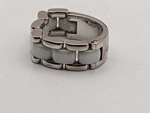 Chanel Vintage Ultra Ring in 18K White Gold & White Ceramic Size 7.25 - Picture 3 of 12