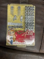 Vintage Bratz Dolls 4 You forever Diamondz Fashions Jewlery Dress Up Set