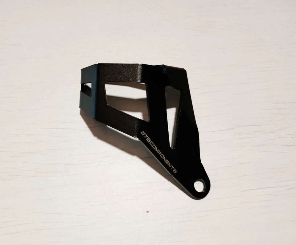 PROTEZIONE SERBATOIO LIQUIDO FRENI per BMW R1200GS R1250GS NERO - Immagine 2 di 2