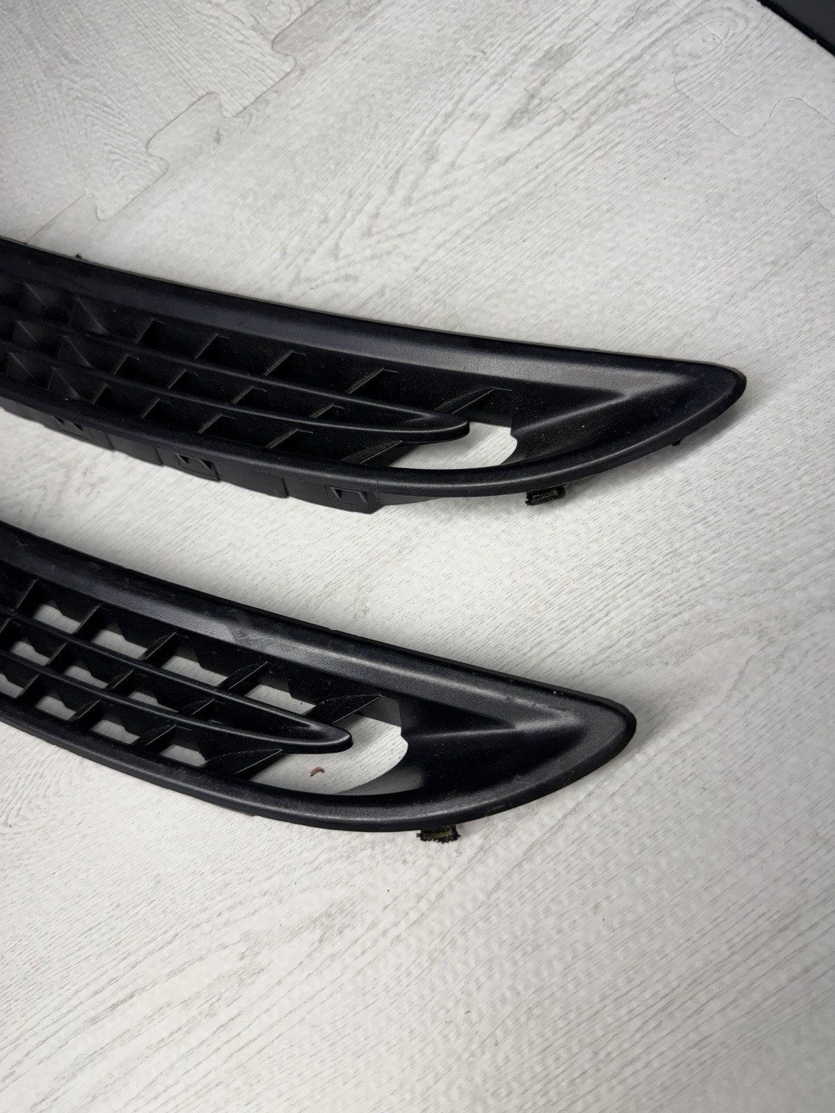 15-21 McLaren 570S 2018 Center Dash Demister Vent Vents 13N0358CP