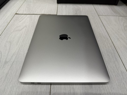 Apple MacBook Pro 13.3” Retina 2020 512GB SSD 8GB Ram 8C CPU 8C GPU M1 - Silver - Picture 7 of 19