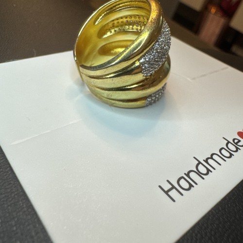 Brand New, Crystals Zirconia Pavè Gold Plated Beautiful Modern Band Ring. - 第 4/6 張圖片
