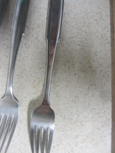 LOT OF 4 ONEIDA FREMONT DINNER FORK 7 3/8 " - Picture 2 of 6
