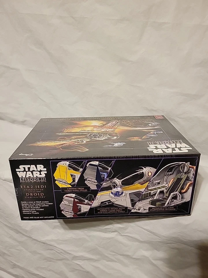 AMT Star Wars: Revenge of the Sith Jedi Starfighter Vs Droid Starfighters Model  - Image 3 of 4