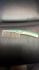 1980 S GOODY WIDE TOOTH TEASE PICK COMB W/ HANDLE WHITE/GREEN 8.5