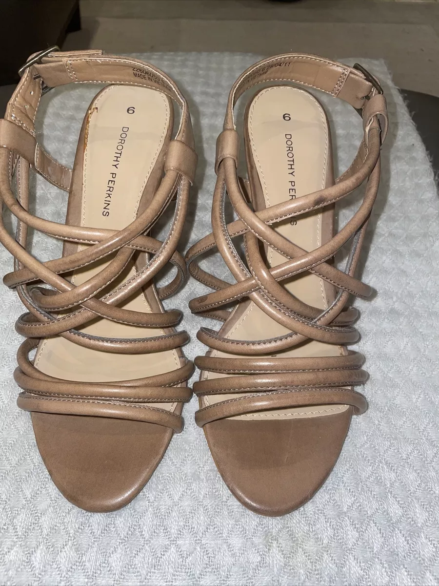 Tan sandals shop dorothy perkins