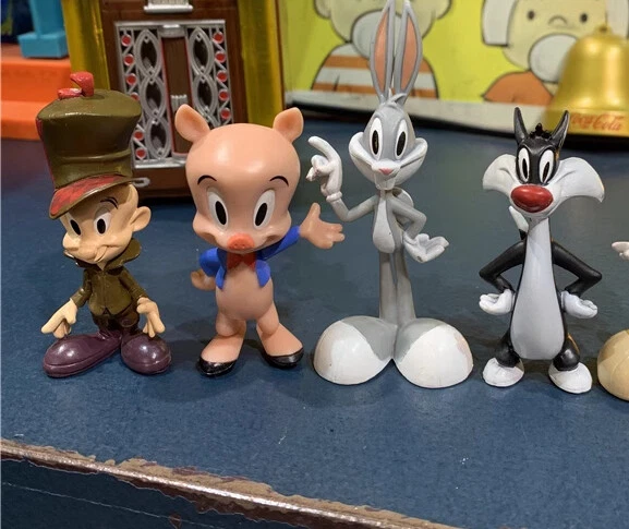 LOON TUNE 玩具　アメリカ Lot Of 17 Vintage Looney Tunes PVC Toy Action Figures
