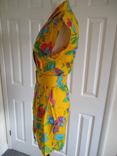 MONDI - GORGEOUS RETRO, YELLOW/MULTI FLORAL PRINT, BELTED, WRAP DRESS - SIZE S - Picture 8 of 12