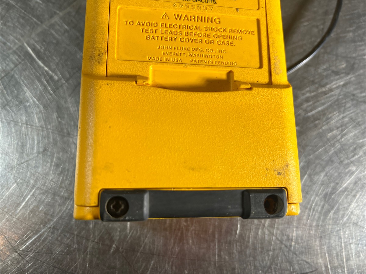 【中古】 Bubble Fluke Fluke 725 Multifunction Process Calibrator (0095969063500