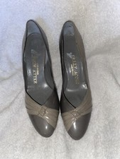 Kelly Acord Shoes Women's Size 5 Leather Pumps Classic Gray Scuffed