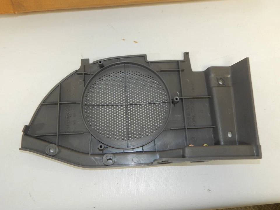 Nuevo OEM 1994-1996 Ford Aspire Panel de puerta Altavoz Cubierta Panel de ajuste Pieza Gris Foto 3 de 4
